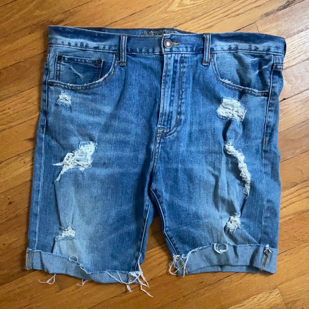 AMERICAN EAGLE OUTFITTERS cut off jean shorts